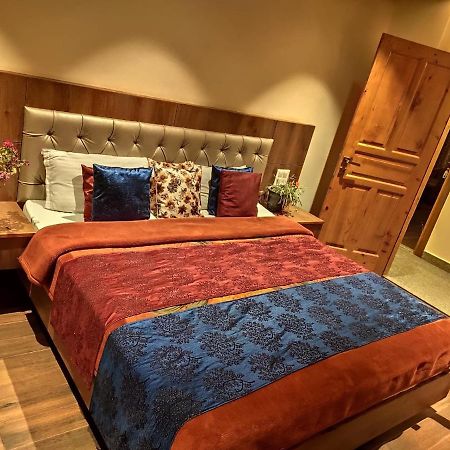Apple Blossom Hotel Manali  Bagian luar foto