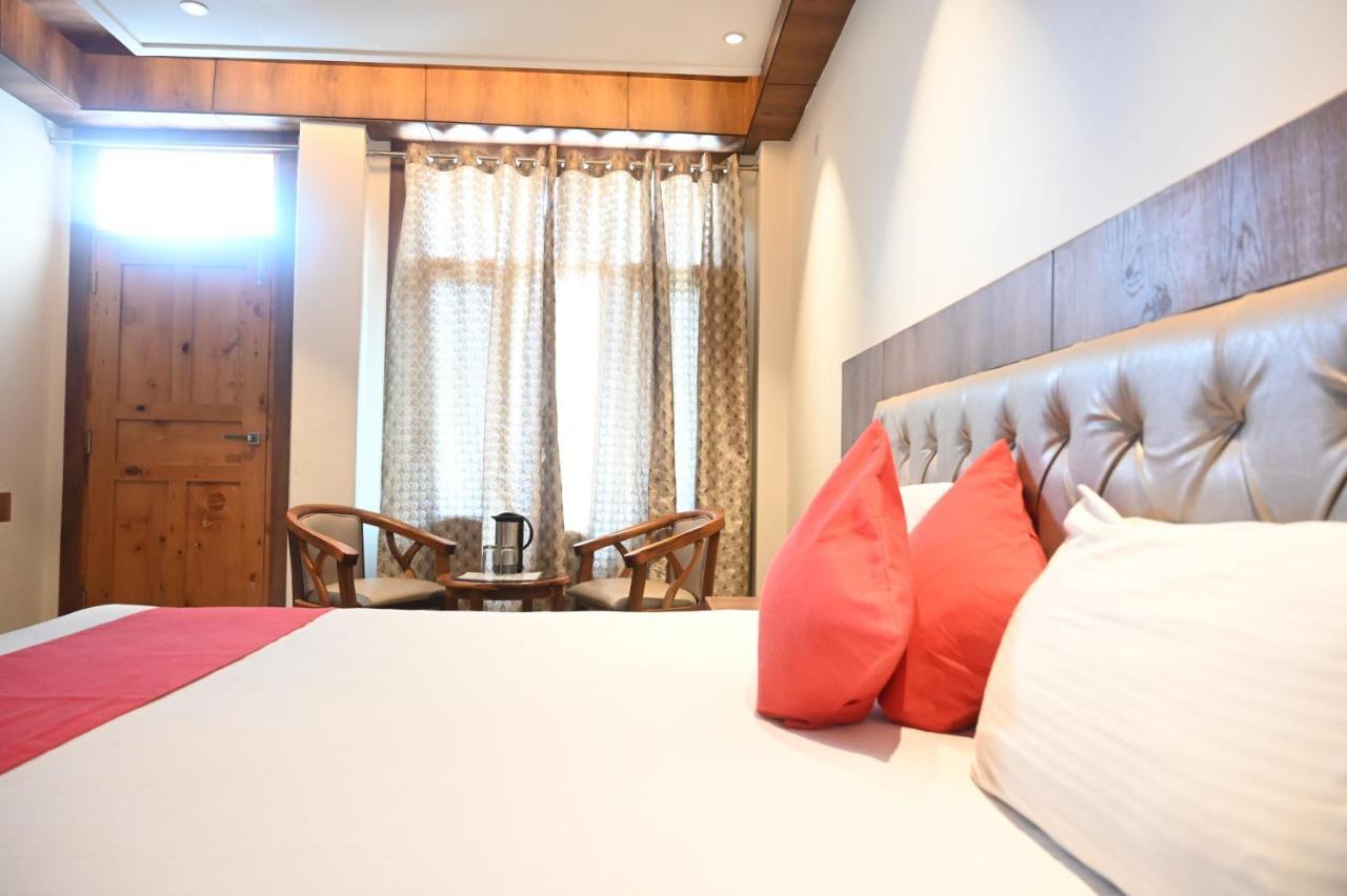 Apple Blossom Hotel Manali  Bagian luar foto