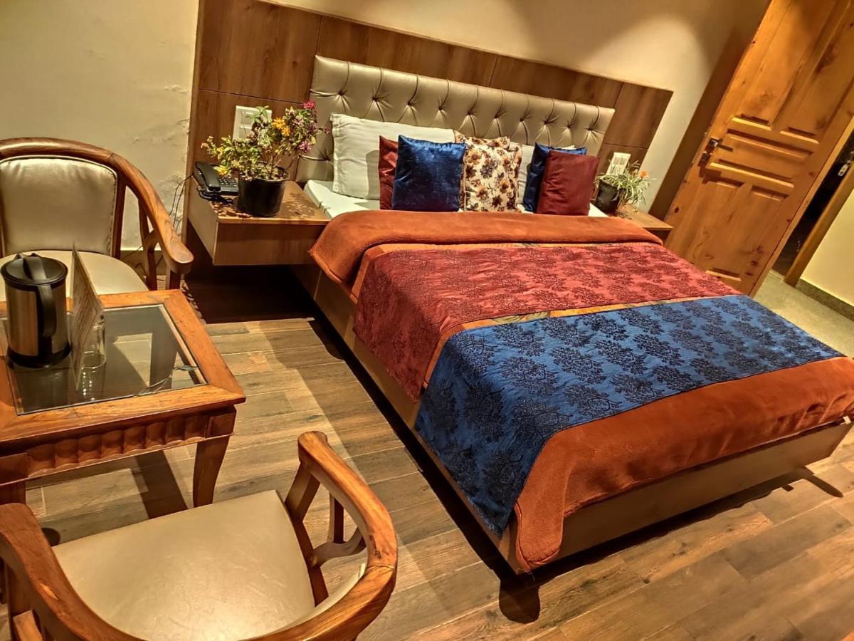 Apple Blossom Hotel Manali  Bagian luar foto