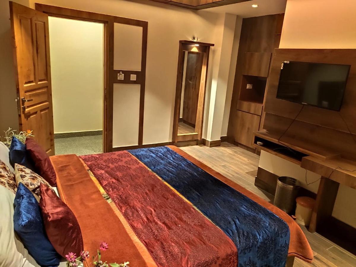 Apple Blossom Hotel Manali  Bagian luar foto