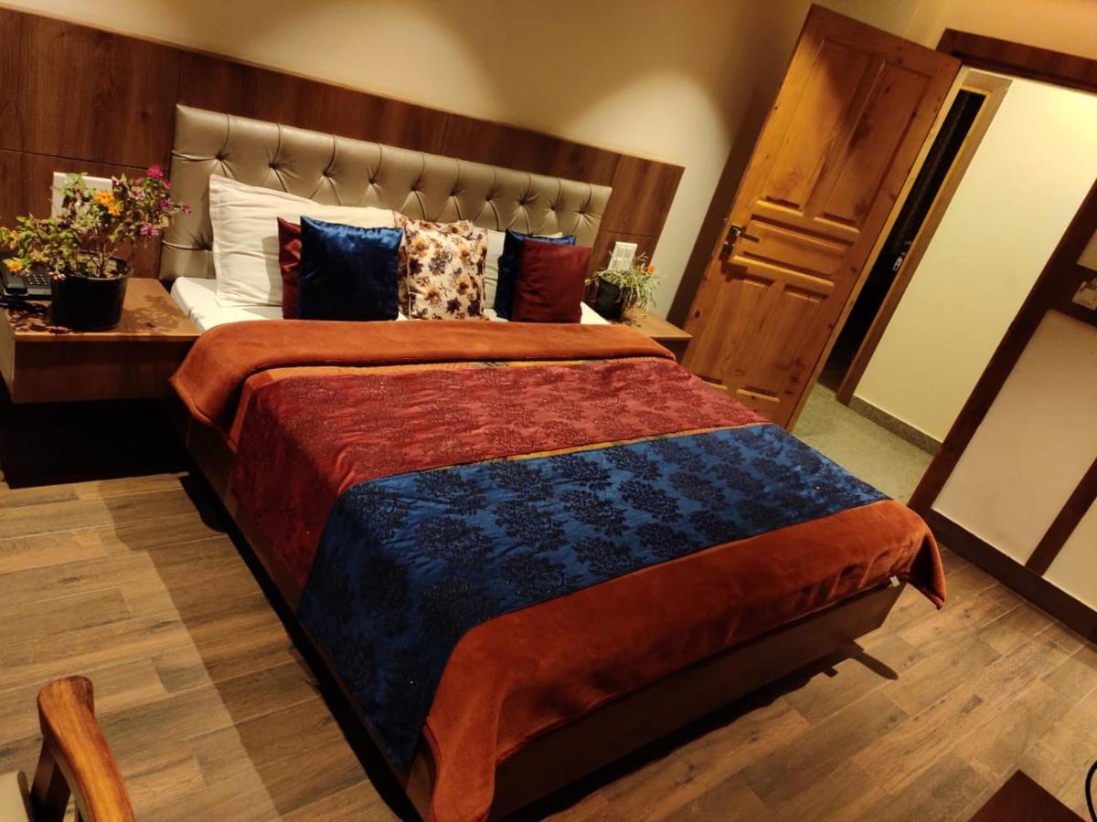 Apple Blossom Hotel Manali  Bagian luar foto