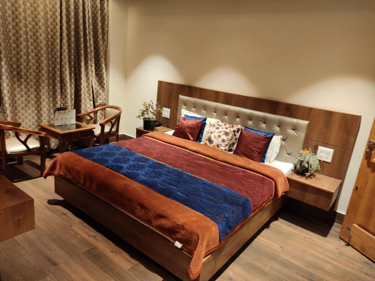 Apple Blossom Hotel Manali  Bagian luar foto