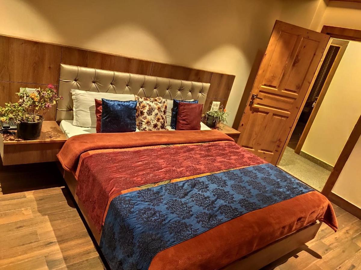 Apple Blossom Hotel Manali  Bagian luar foto
