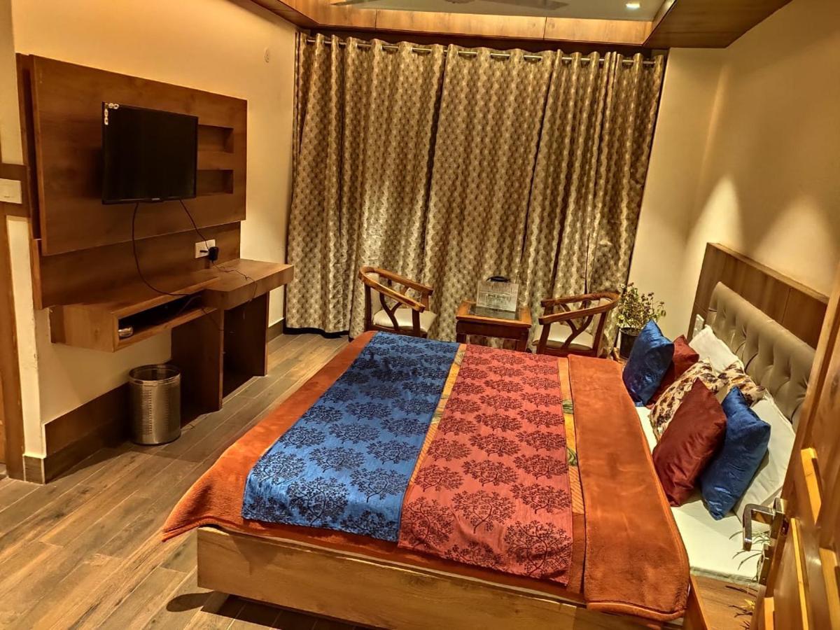 Apple Blossom Hotel Manali  Bagian luar foto