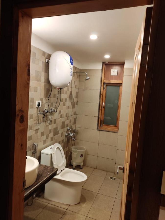 Apple Blossom Hotel Manali  Bagian luar foto