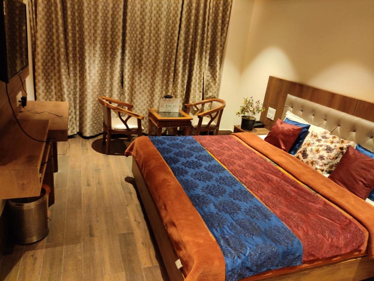 Apple Blossom Hotel Manali  Bagian luar foto