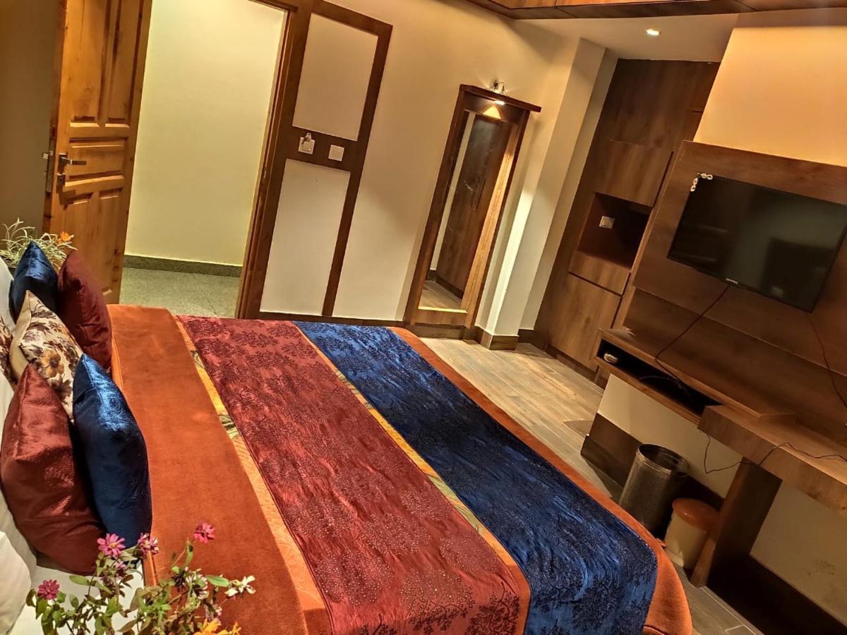 Apple Blossom Hotel Manali  Bagian luar foto