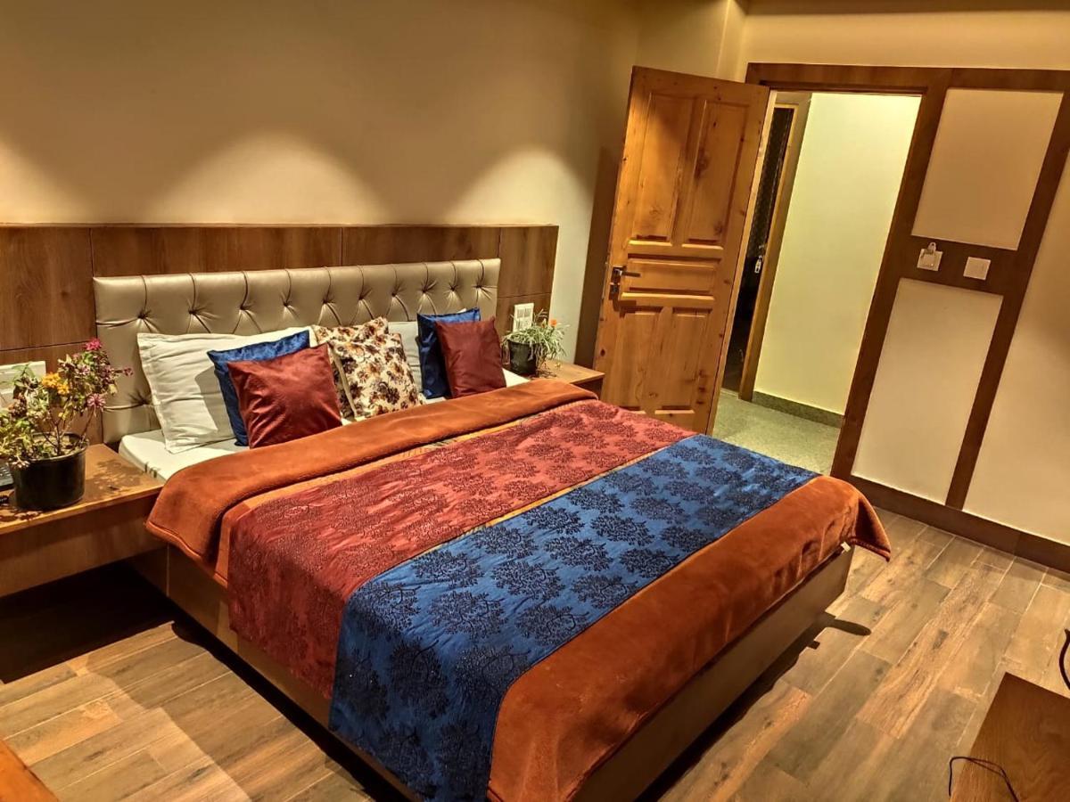 Apple Blossom Hotel Manali  Bagian luar foto