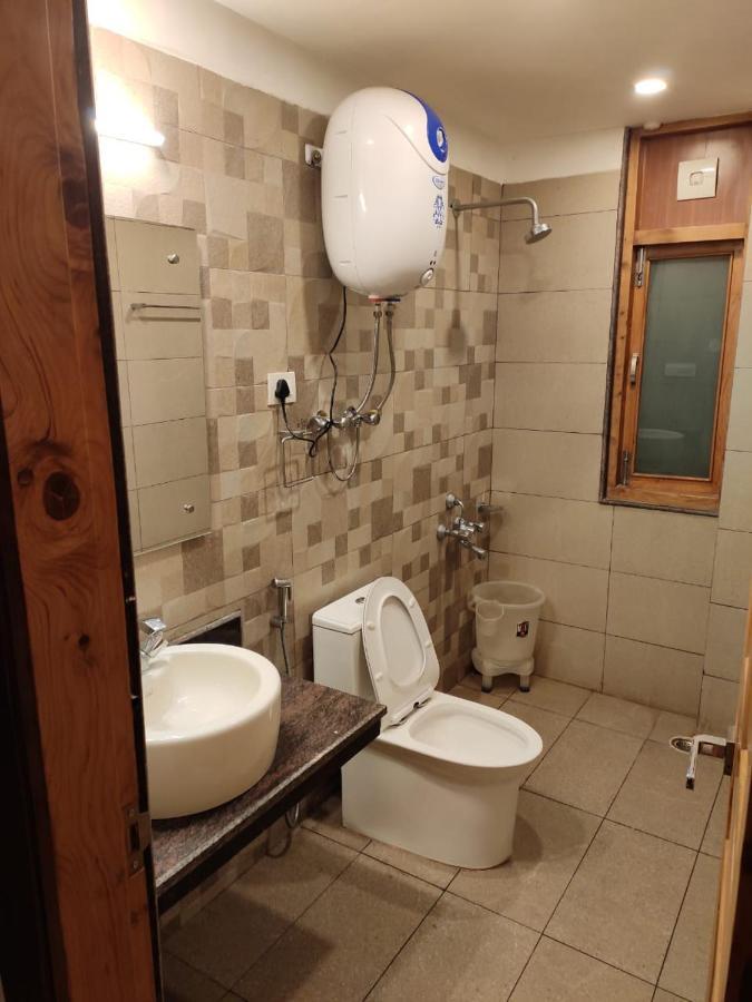 Apple Blossom Hotel Manali  Bagian luar foto